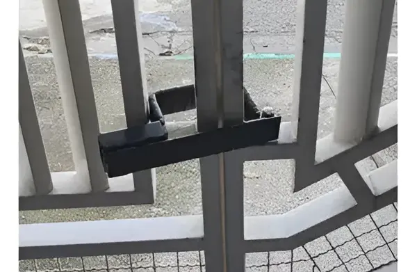 Trava porta cadeado para portao 35 x 50 Tecnotrava cor preto